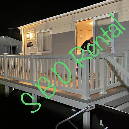 Summer Breeze Deluxe Caravan Rental Saint Osyth ภายนอก รูปภาพ