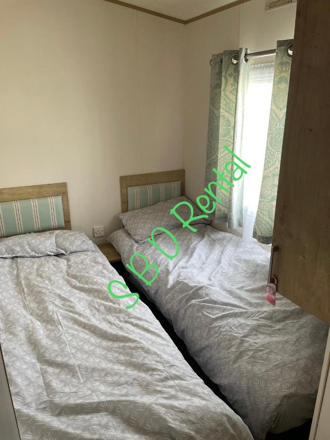 Summer Breeze Deluxe Caravan Rental Saint Osyth ภายนอก รูปภาพ