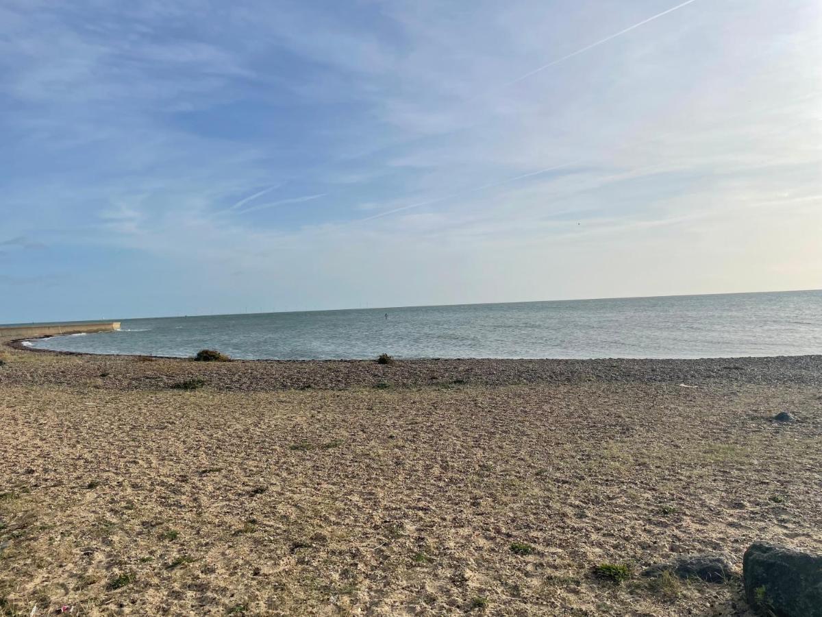Summer Breeze Deluxe Caravan Rental Saint Osyth ภายนอก รูปภาพ