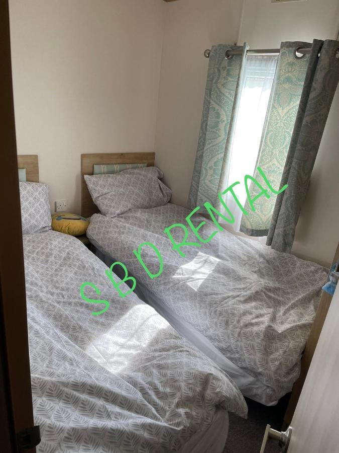 Summer Breeze Deluxe Caravan Rental Saint Osyth ภายนอก รูปภาพ