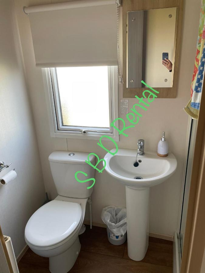 Summer Breeze Deluxe Caravan Rental Saint Osyth ภายนอก รูปภาพ