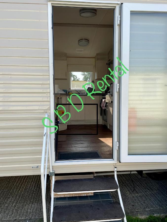 Summer Breeze Deluxe Caravan Rental Saint Osyth ภายนอก รูปภาพ