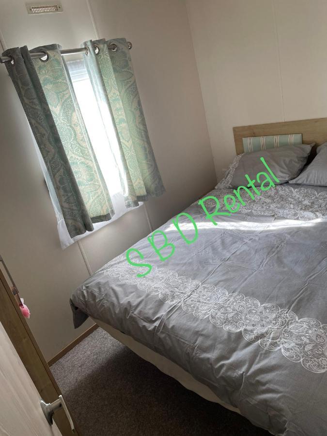 Summer Breeze Deluxe Caravan Rental Saint Osyth ภายนอก รูปภาพ