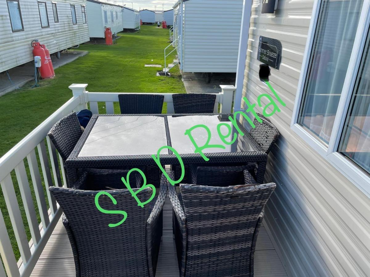 Summer Breeze Deluxe Caravan Rental Saint Osyth ภายนอก รูปภาพ