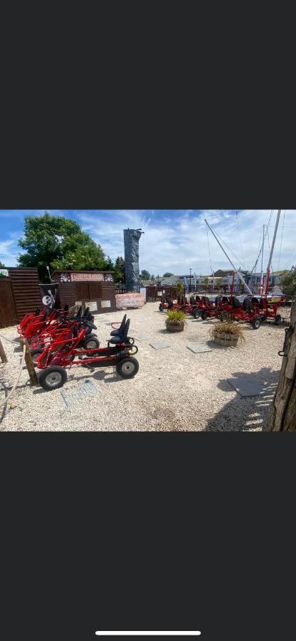Summer Breeze Deluxe Caravan Rental Saint Osyth ภายนอก รูปภาพ